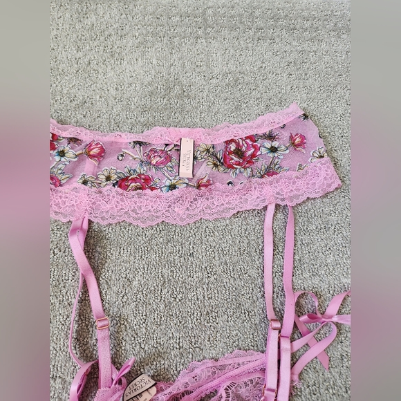 SOLD 💋SET💋 Victoria’s Secret DREAM ANGELS Floral Embroidery XL thong M/L - Picture 4 of 7